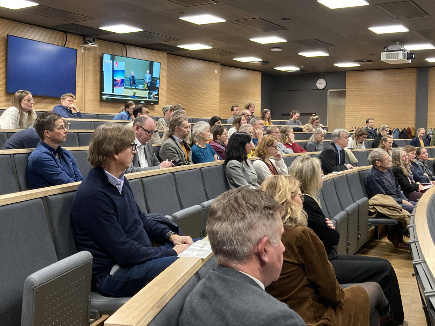 View of the audience during the inaugural lecture with Niklas Zennström and vice rector Johan Tysk